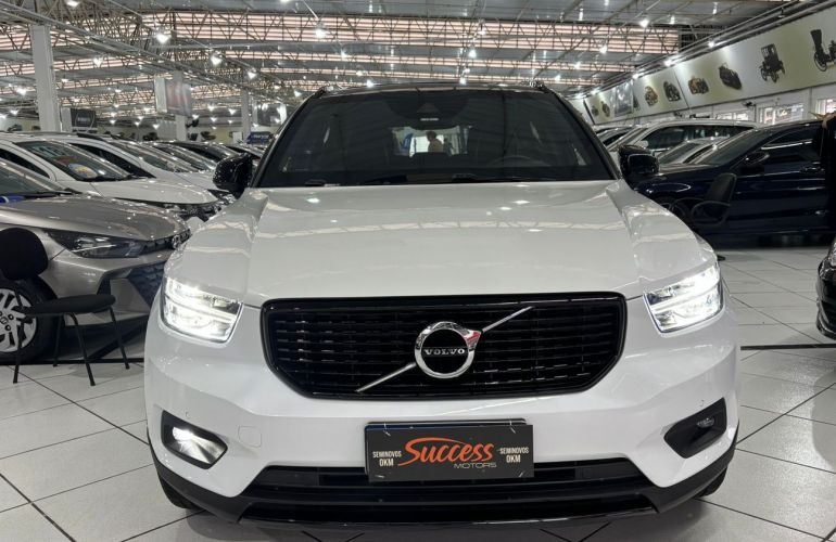 Volvo XC40 2.0 T5 R-Design AWD - Foto #3
