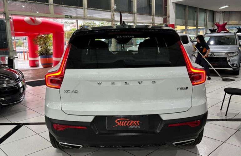 Volvo XC40 2.0 T5 R-Design AWD - Foto #6