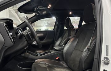 Volvo XC40 2.0 T5 R-Design AWD - Foto #8