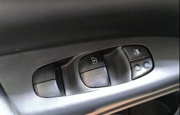 Nissan Sentra 2.0 SV 16v - Foto #10