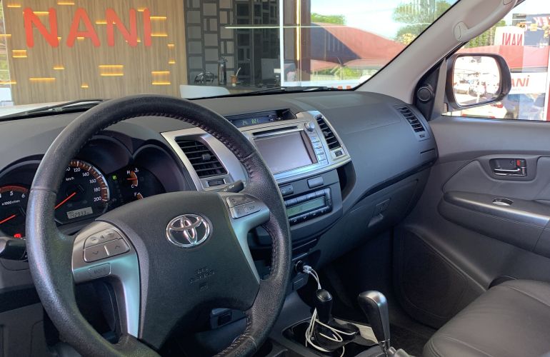 Toyota Hilux 3.0 TDI 4x4 CD SRV Top (Aut) - Foto #3