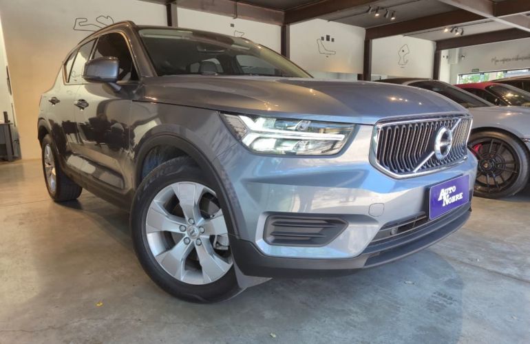 Volvo XC40 2.0 T4 - Foto #1