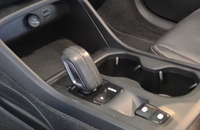 Volvo XC40 2.0 T4 - Foto #9