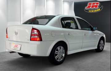 Chevrolet Astra 2.0 MPFi CD Sedan 8v - Foto #4