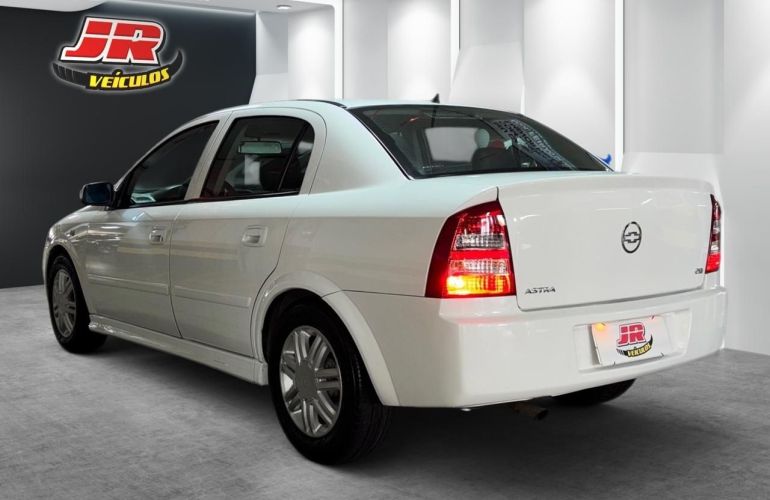 Chevrolet Astra 2.0 MPFi CD Sedan 8v - Foto #8