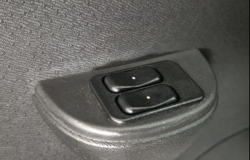 Chevrolet Celta LT 1.0 (Flex) - Foto #10