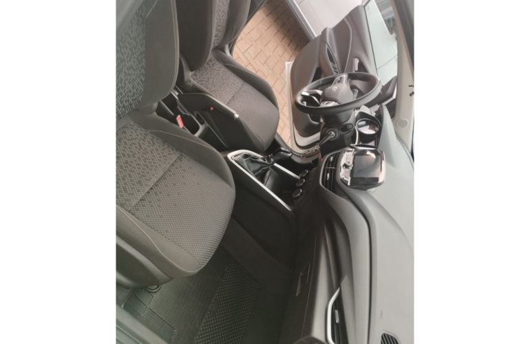 Chevrolet Onix 1.0 LT - Foto #2