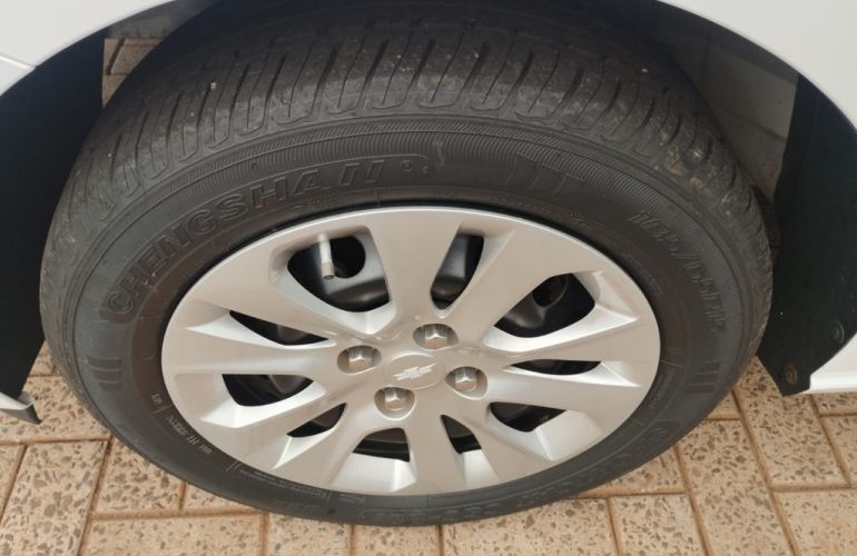 Chevrolet Onix 1.0 LT - Foto #6
