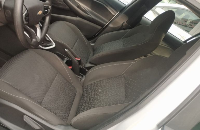 Chevrolet Onix 1.0 LT - Foto #10