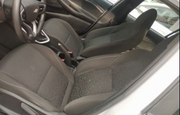 Chevrolet Onix 1.0 LT - Foto #10