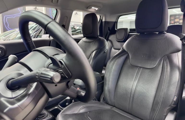 Fiat Toro 2.0 16V Turbo Volcano 4WD At9 - Foto #10