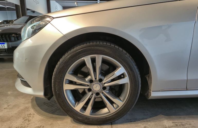 Mercedes-Benz E 250 2.0 Avantgarde 16V Turbo - Foto #5