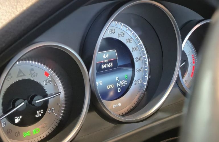 Mercedes-Benz E 250 2.0 Avantgarde 16V Turbo - Foto #9