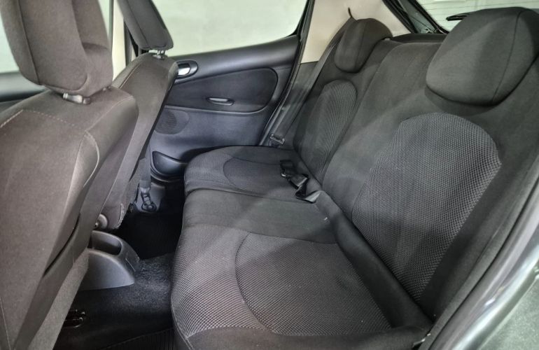 Peugeot 207 Hatch XS 1.6 16V (flex) (aut) - Foto #8