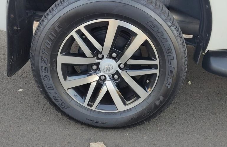 Toyota Hilux 2.8 Srx 4x4 CD 16v - Foto #7