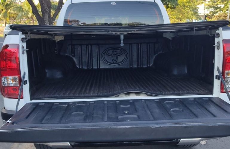 Toyota Hilux 2.8 Srx 4x4 CD 16v - Foto #8