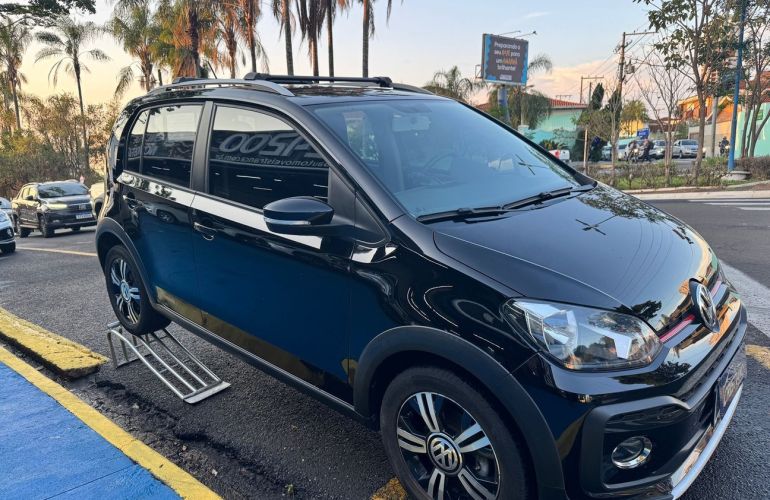 Volkswagen Up 1.0 170 TSi Total Xtreme - Foto #3