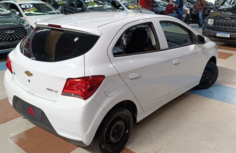 Chevrolet Onix 1.0 MPFi LT 8v - Foto #4
