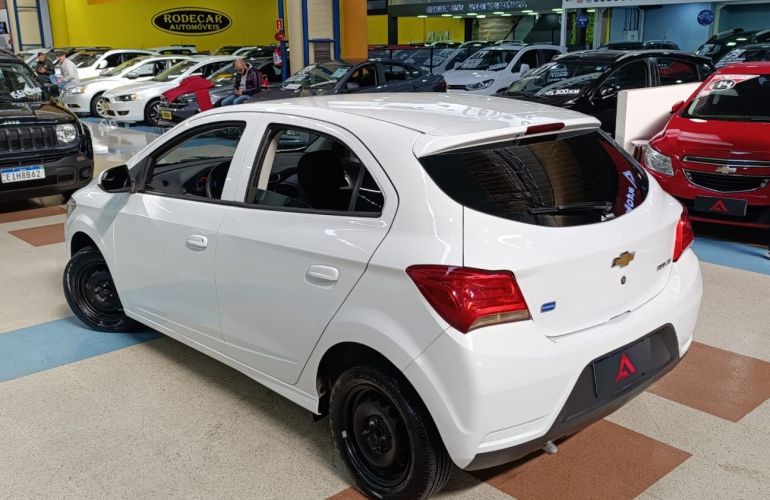 Chevrolet Onix 1.0 MPFi LT 8v - Foto #6