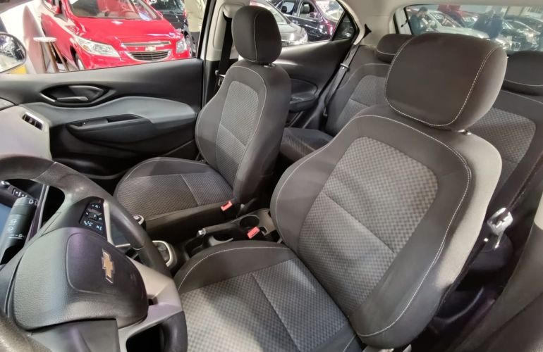 Chevrolet Onix 1.0 MPFi LT 8v - Foto #8
