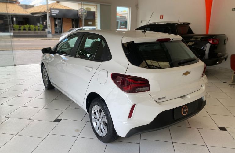 Chevrolet Onix 1.0 LT - Foto #4