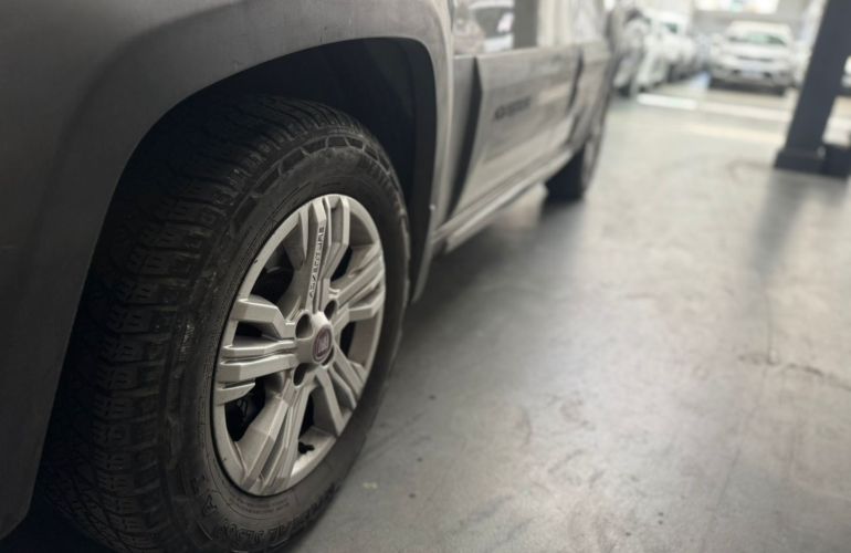 Fiat Idea 1.8 MPi Adventure 16V Flex 4p Manual - Foto #8