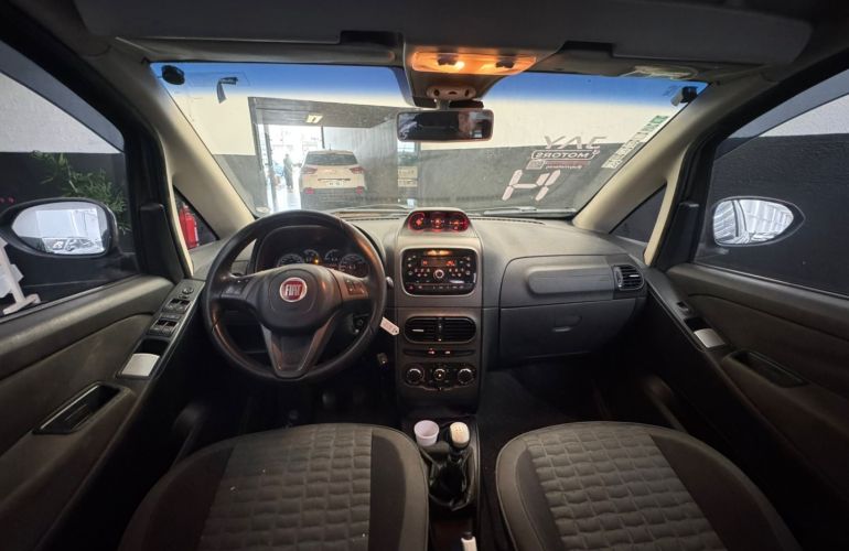 Fiat Idea 1.8 MPi Adventure 16V Flex 4p Manual - Foto #9
