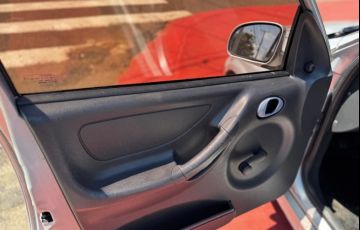 Nissan March 1.6 Sr 16v - Foto #4