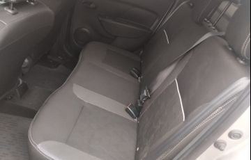 Renault Logan 1.0 Zen - Foto #6