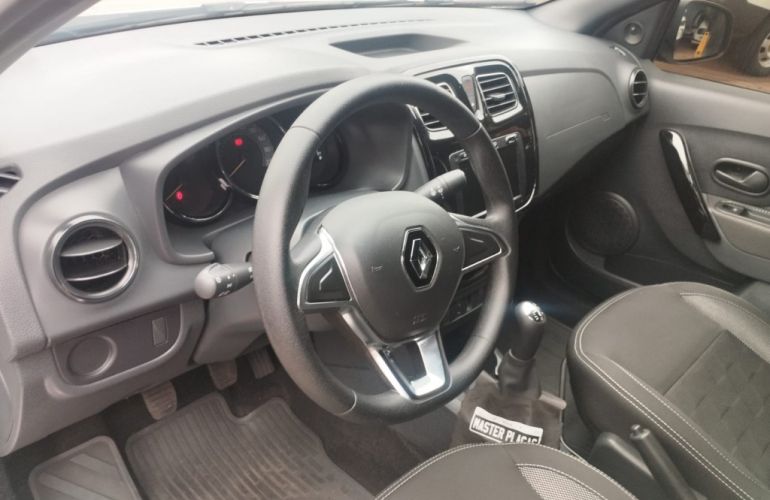 Renault Logan 1.0 Zen - Foto #9