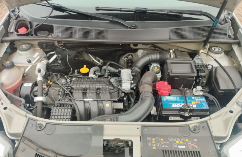 Renault Logan 1.0 Zen - Foto #10