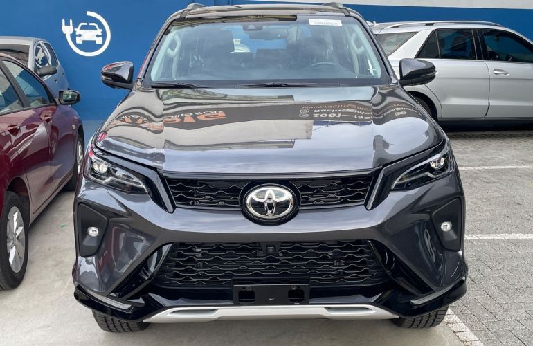 Toyota Hilux Sw4 2.8 D-4d Turbo Srx Platinum 4x4 - Foto #1