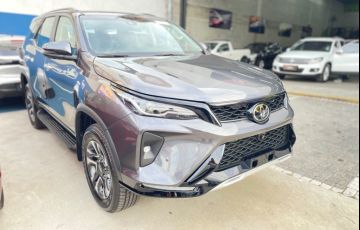 Toyota Hilux Sw4 2.8 D-4d Turbo Srx Platinum 4x4 - Foto #3