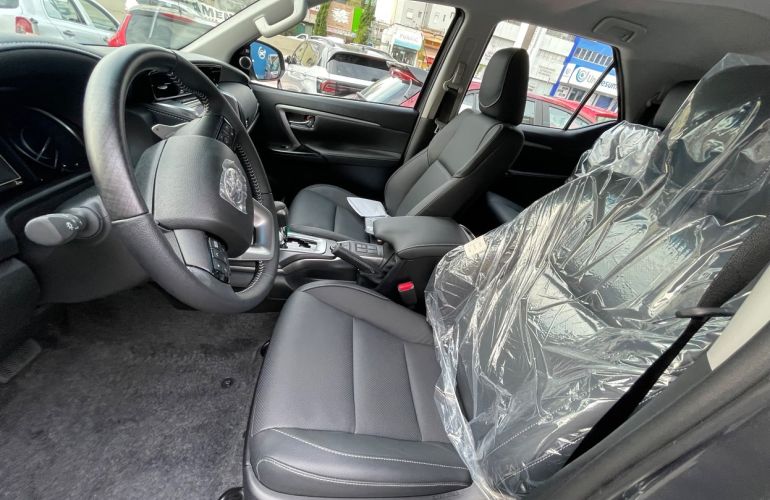 Toyota Hilux Sw4 2.8 D-4d Turbo Srx Platinum 4x4 - Foto #5