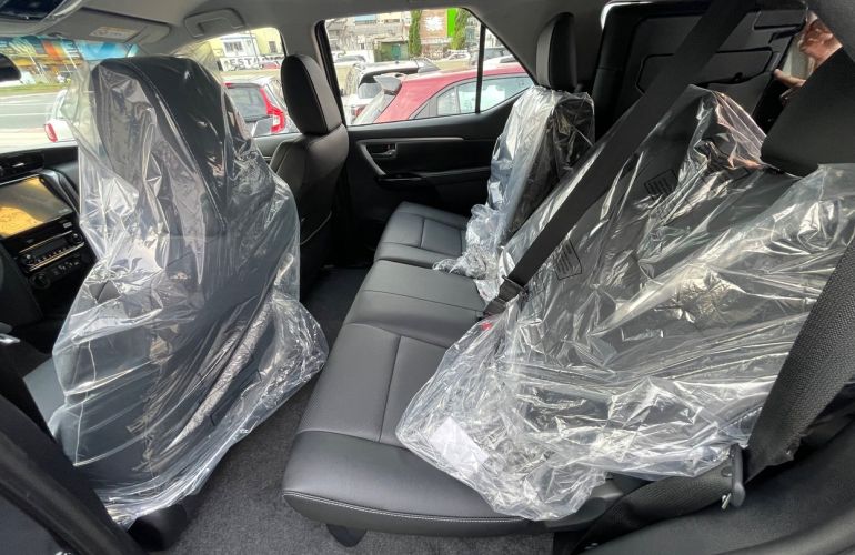 Toyota Hilux Sw4 2.8 D-4d Turbo Srx Platinum 4x4 - Foto #9