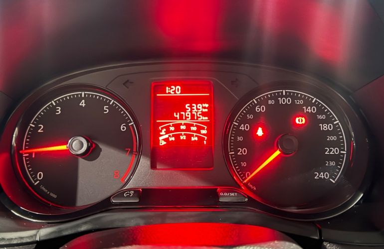 Volkswagen Voyage 1.6 Msi - Foto #4