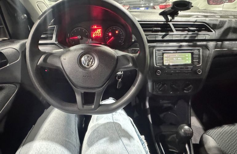 Volkswagen Voyage 1.6 Msi - Foto #5