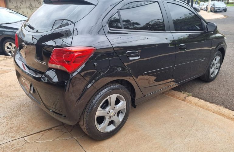 Chevrolet Onix 1.4 MPFi LTZ 8v - Foto #5