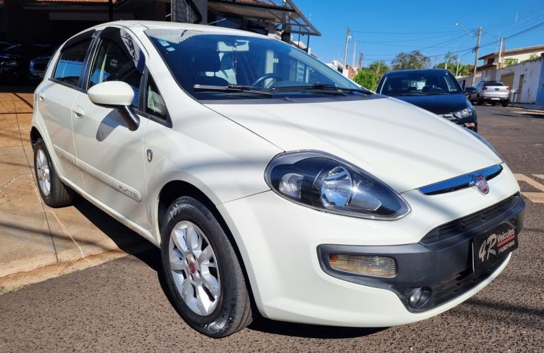 Fiat Punto 1.4 Attractive 8v - Foto #3