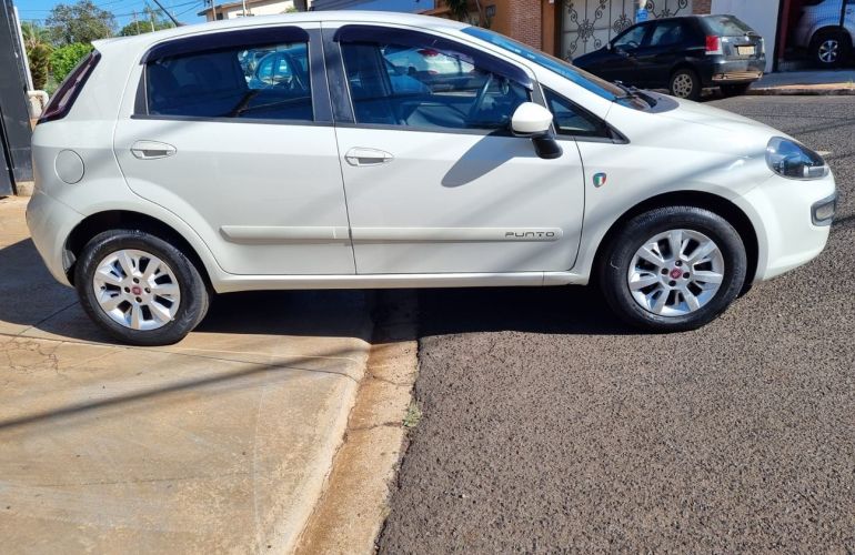 Fiat Punto 1.4 Attractive 8v - Foto #4