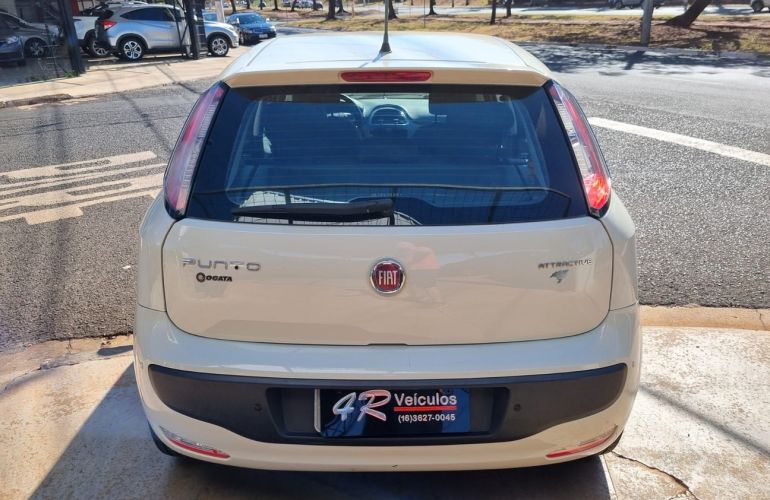 Fiat Punto 1.4 Attractive 8v - Foto #6