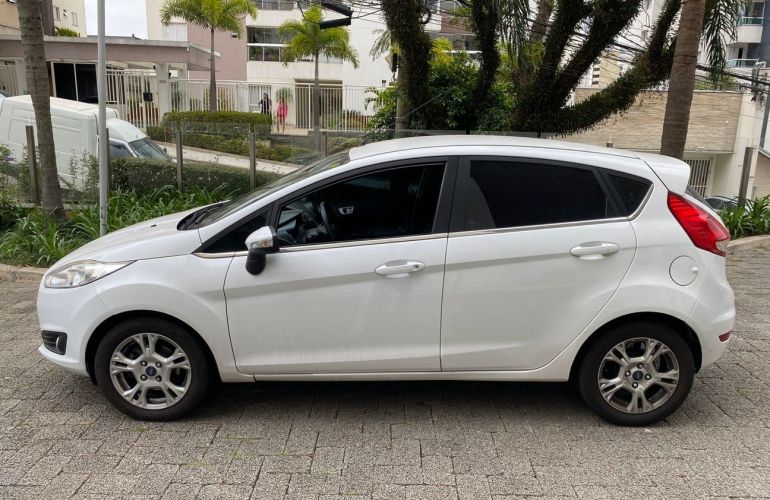 Ford Fiesta 1.6 SE Hatch 16v - Foto #8