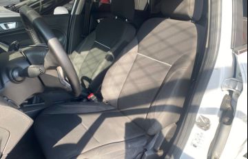 Ford Fiesta 1.6 SE Hatch 16v - Foto #9