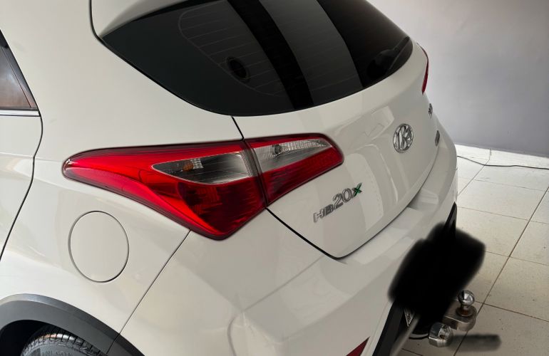 Hyundai HB20X Premium 1.6 (Aut) - Foto #4