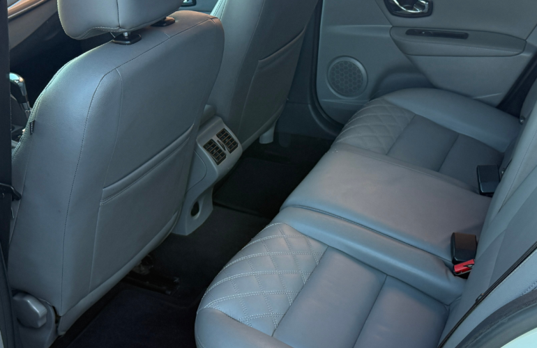 Renault Fluence 2.0 16V Privilege (Aut) (Flex) - Foto #8