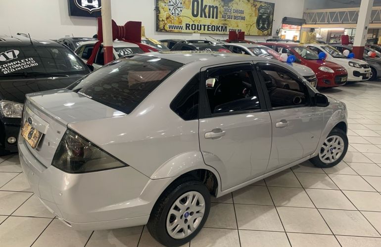 Ford Fiesta 1.6 Rocam Sedan 8v - Foto #4