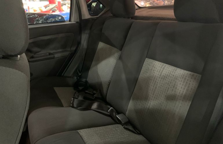 Ford Fiesta 1.6 Rocam Sedan 8v - Foto #7