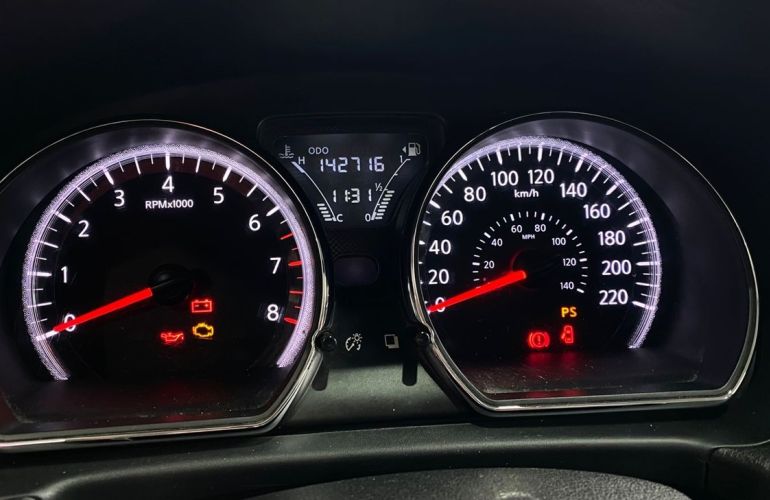 Nissan Versa 1.6 16V SV - Foto #5