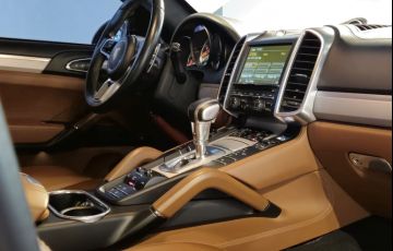 Porsche Cayenne 4.8 4x4 V8 32v Turbo - Foto #9