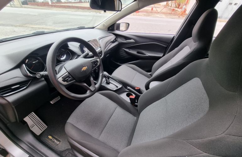 Chevrolet Onix 1.0 Turbo Plus - Foto #9